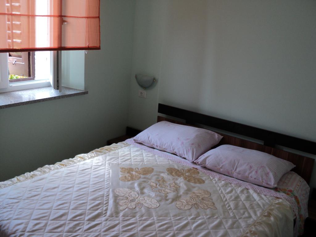 Apartment Mandrac Novigrad  Room photo